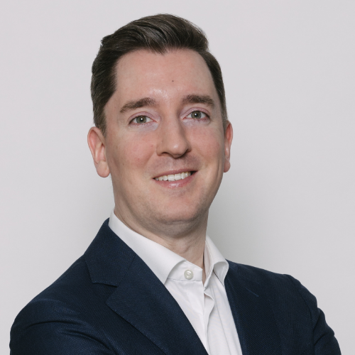 headshot of devon mymjo